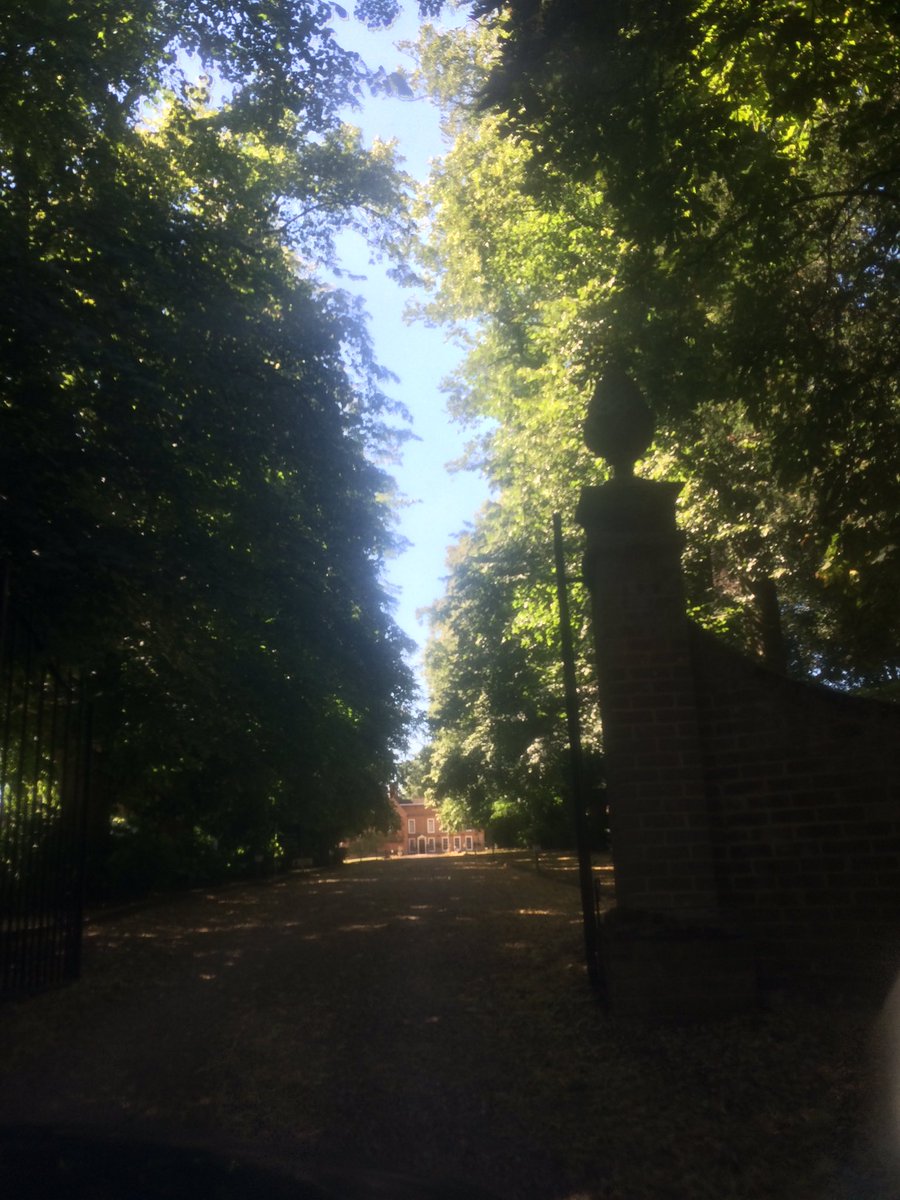 gumkenth's tweet image. Room no.2 @FlitwickManor