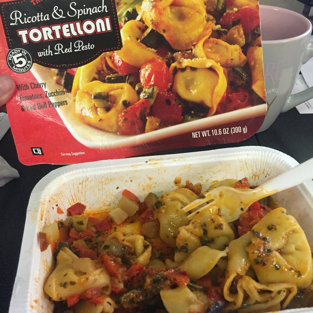 DamesUnited's tweet photo. Lovin these dinners! So many veggies and so fresh tasting. ~Gen #yummylunch #traderjoes #frozenbutdelicious https://t.co/Ba51mhz7o1