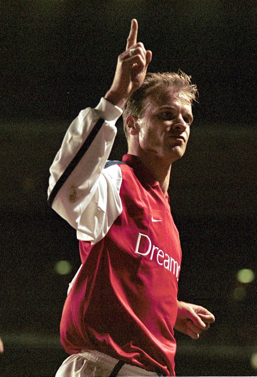 Ladbrokes's tweet photo. #WouldYouRather? 

 RT - Bergkamp
 LIKE - Owen

 #Arsenal #LFC https://t.co/PJ0eLdMiqr