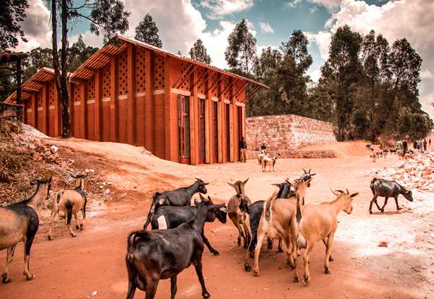 La República de Burundi celebra la inauguración de su primera #biblioteca : goo.gl/tBbZMD