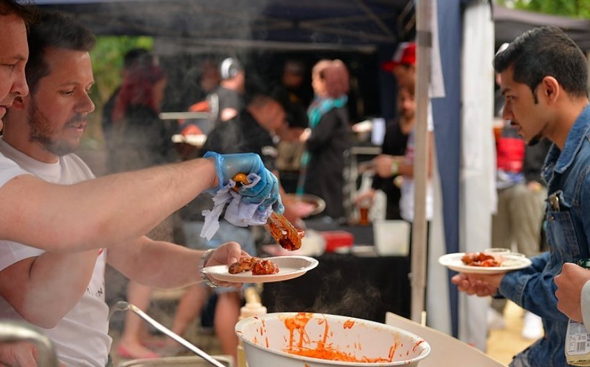 MeatboxLondon's tweet photo. THERE IS A #CHICKEN WING FESTIVAL IN LONDON. Starting 20th August.
https://t.co/N6lMKaQduz #ChickenWing https://t.co/AfiPCdcV84