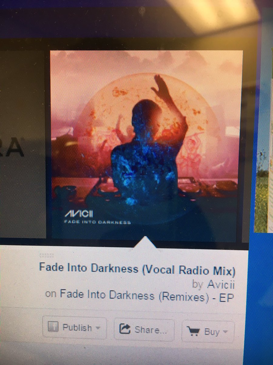 S_love87's tweet photo. #EDC2012 feeeeeels😍😍😩🙌🏽🙌🏽 https://t.co/bEUio3UOhS
