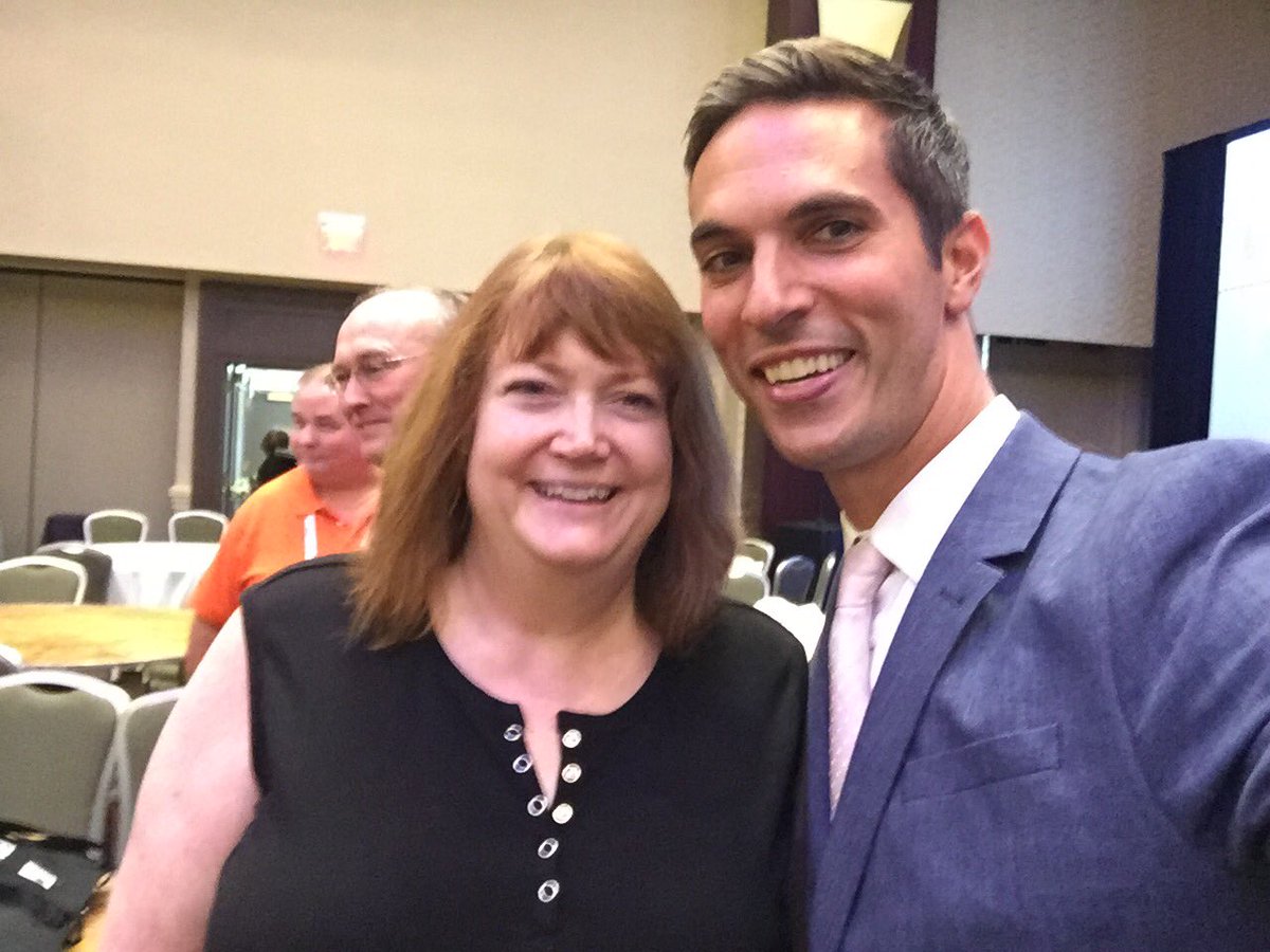 LuAnneStephens's tweet image. Whoza fan girl? @BethGolay and me, that's who. Thanks @arishapiro! #bestsportever