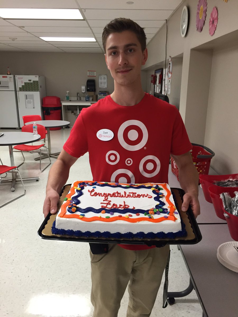 AllisonGeorge92's tweet photo. Another goodbye! 😥 Congrats to our Intern, Zack! Can't wait to see all you accomplish as an ETL next year! Go Green! https://t.co/CBbQqOE07E