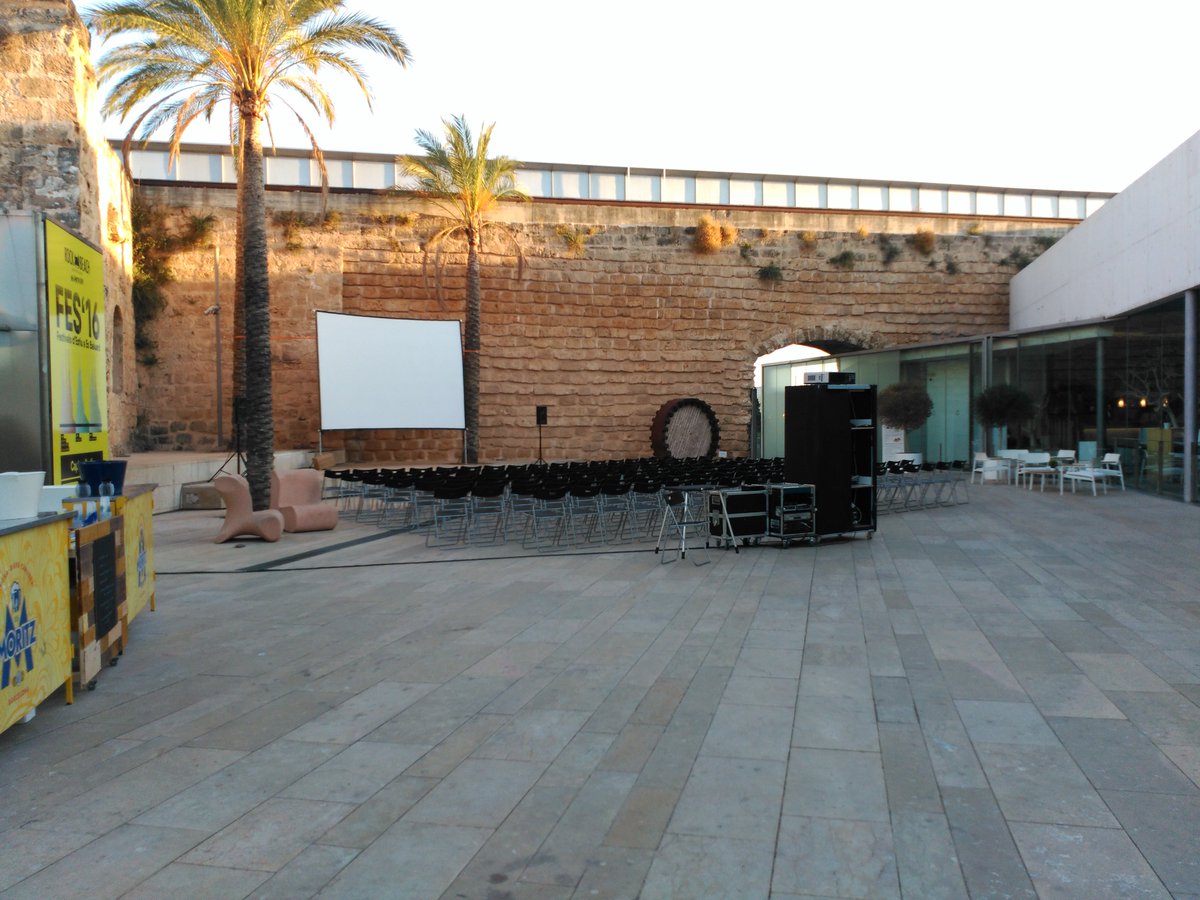 MecalPalma's tweet photo. Ya está todo listo para el especial #SciFi esta noche a partir del las 21:00h en @EsBaluard #Mallorca https://t.co/T8XeiERKjd