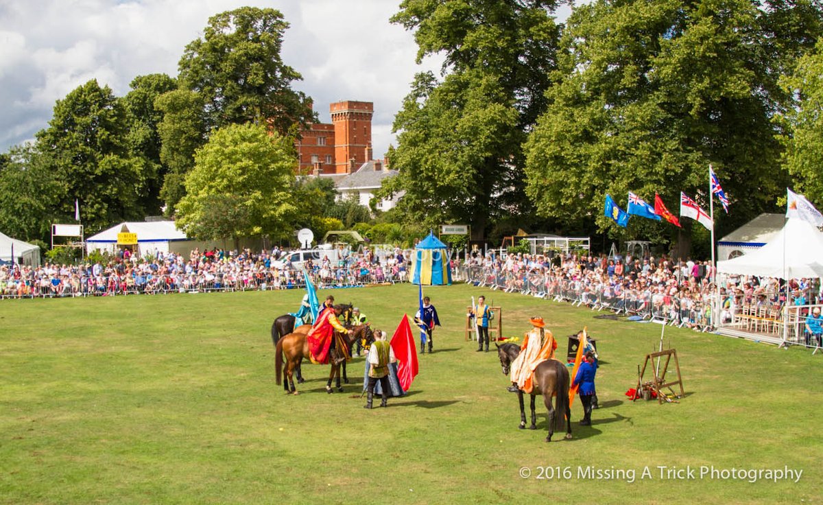 TauntonFS's tweet photo. A week ago! #TFS2016 & The Knights of Arkley (flowers & chivarly too!) #FlashbackFriday ©#photography @MissingATrick https://t.co/wobKuLHL0t