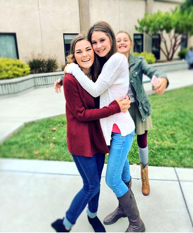 ashtendibbs's tweet photo. 365 days since I met this babe and I don't know what I would do without her!
Happy birthday/one year Journ ❤️😘 https://t.co/MxauShkdgs