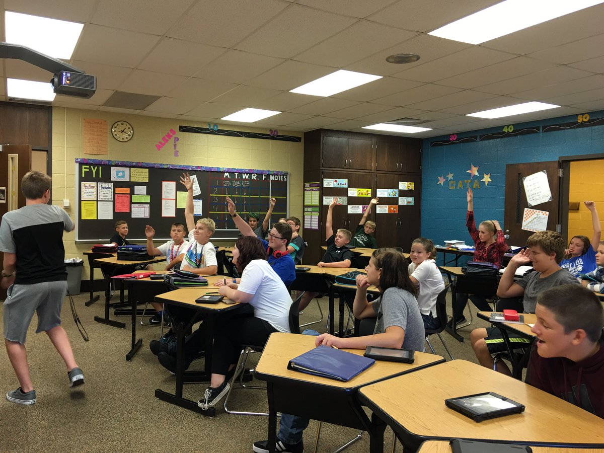 Sykes_class's tweet image. 5th period has a little fun with a rousing game of 20 questions. #WeAreMG #deductivereasoning