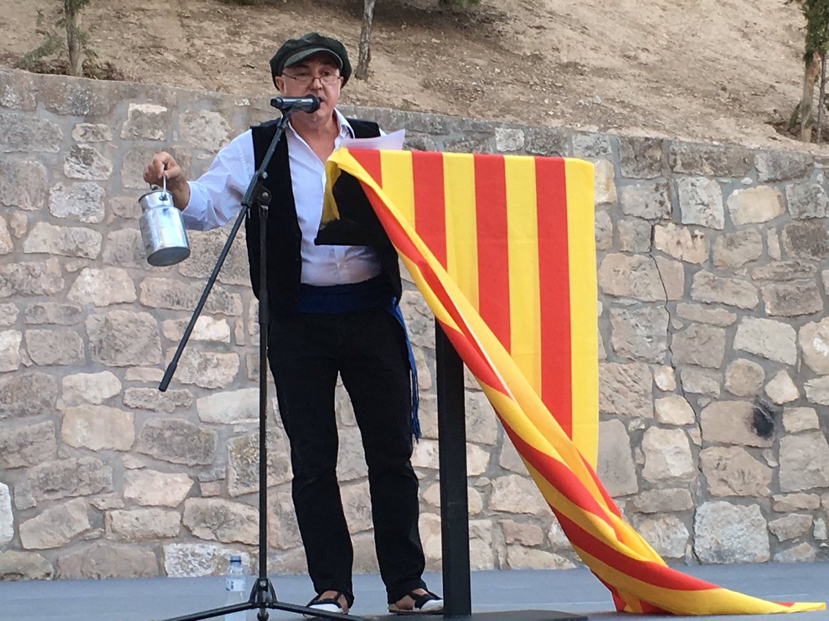 francescrs's tweet photo. #Arbeca #LesGarrigues #FMArbeca Comencem https://t.co/FLN9TpzrkM