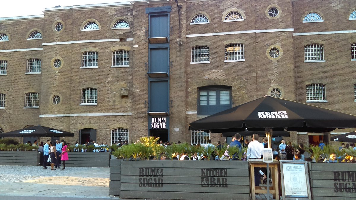 Tonight <a href="/RUMandSUGAR/">Rum & Sugar</a> . Join me. #funky #RnB  #deephouse #disco #FridayFeeling #London #canarywharf