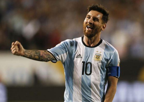 TyCSports's tweet photo. Vuelve #Messi: "Hay mucho por arreglar pero prefiero hacer desde adentro y no desde afuera": https://t.co/ErVWMMR49e https://t.co/VcBz1iVTNJ