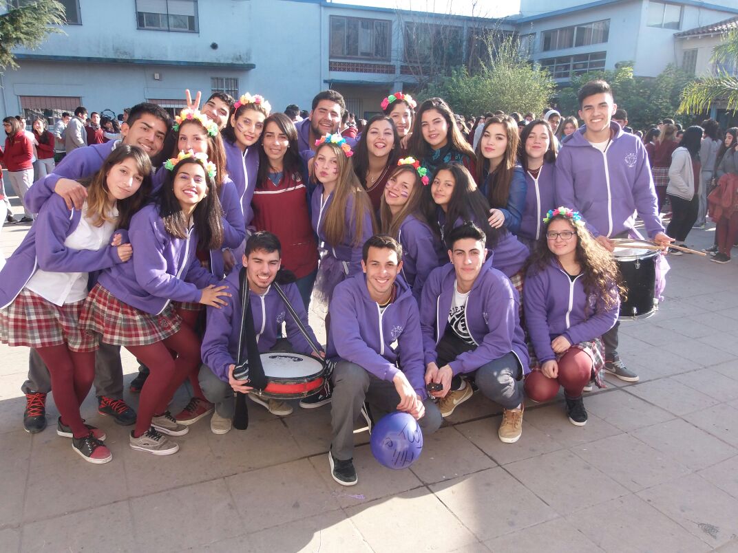 1a6edienta's tweet photo. Camperas para sexto C 😍🎉💜🙆🙌🎉👌👏 https://t.co/pBKXom4zKJ