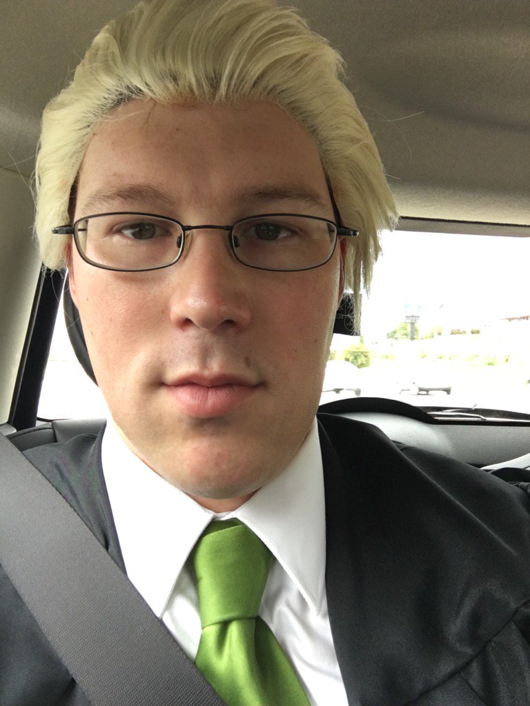 WiseMann88's tweet photo. Look out @KCComicCon Draco is coming!! #myfirstcomiccon https://t.co/9O14W6a5ob