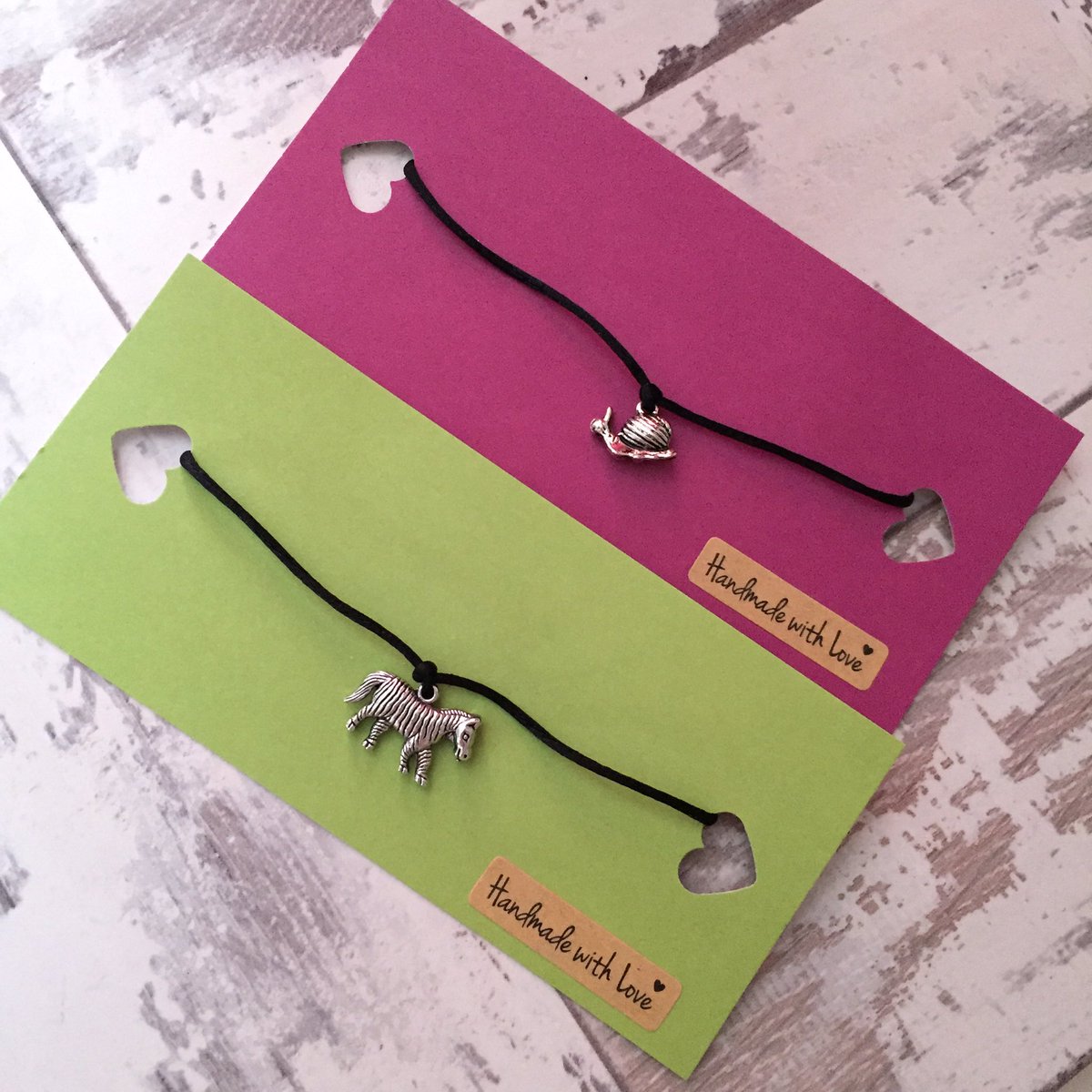 MAW_Strings's tweet photo. #pinhitshour I'm a newbie .. 
#handmade #Wishbracelets https://t.co/MSD7p4YTYp