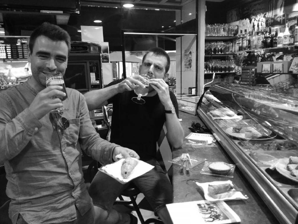 anautoficial's tweet photo. Disfrutando de la #rutadelatapa paralela al #festival #Polisonic en #Gandía. En un rato ar… https://t.co/gPcBUWuPiO https://t.co/zed0uqujyu