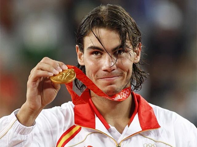 APuroTenisFM's tweet photo. La medalla de oro la mordió en Pekín 2008. En Río está a un paso de luchar por ella nuevamente. Eterno Rafa Nadal. https://t.co/aBBlubVAou