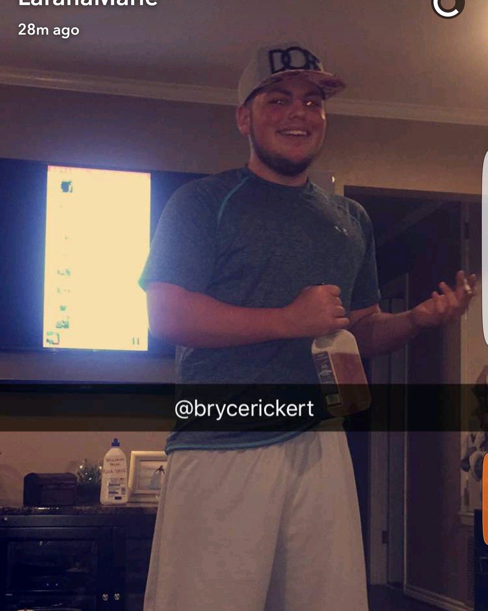bryce_rickert's tweet photo. Yall add me on snap!! @brycerickert https://t.co/ihiOcNXoBS