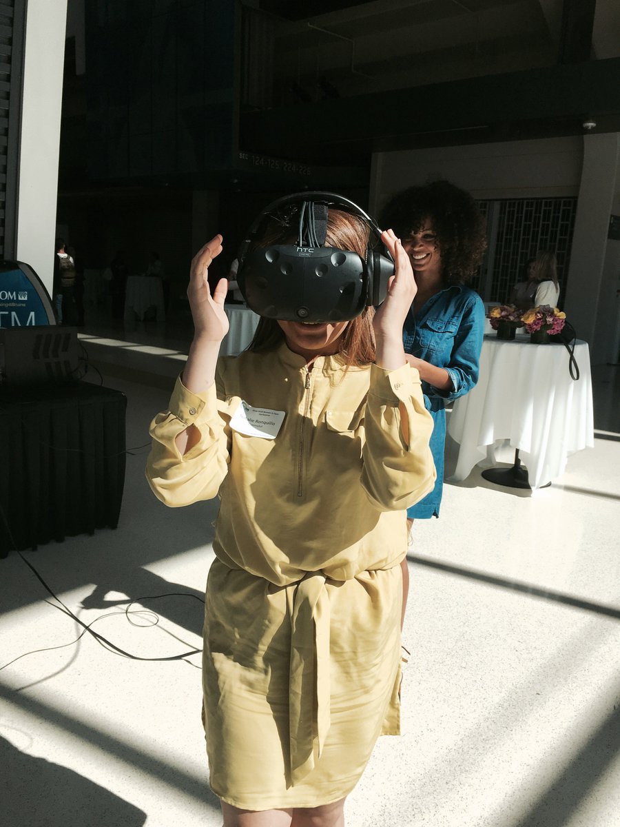 EmblematicGroup's tweet photo. "When I stepped into the desert, I actually felt warm." #ProjectSyria @uclawit #VR @htcvive https://t.co/QPz8UPqfgg