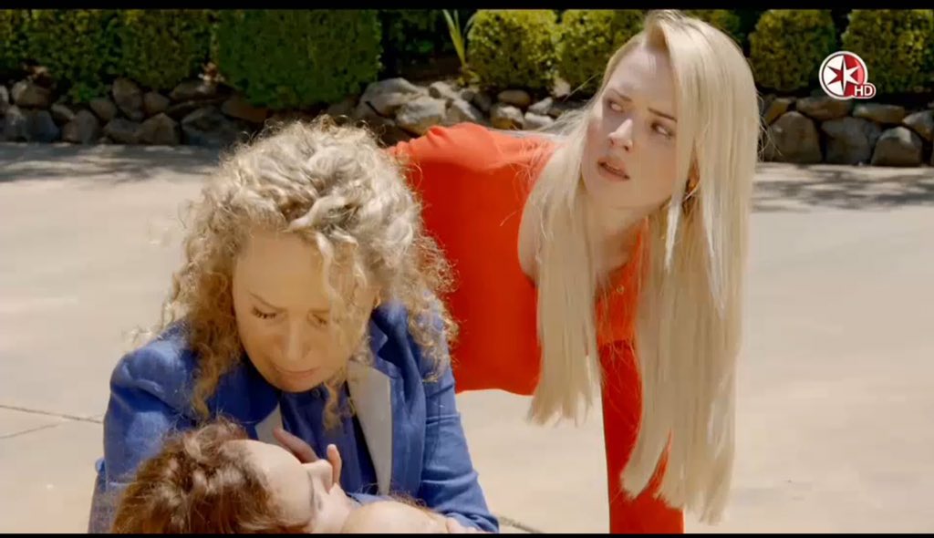 VinoElAmor's tweet photo. El dolor llego a los viñedos de #Sonoma @gabrielsotoMEX @azelarobinson @LauraCarmine @sofia_96castro @CHRISDELACAMPA https://t.co/Sx6hEp5XKA