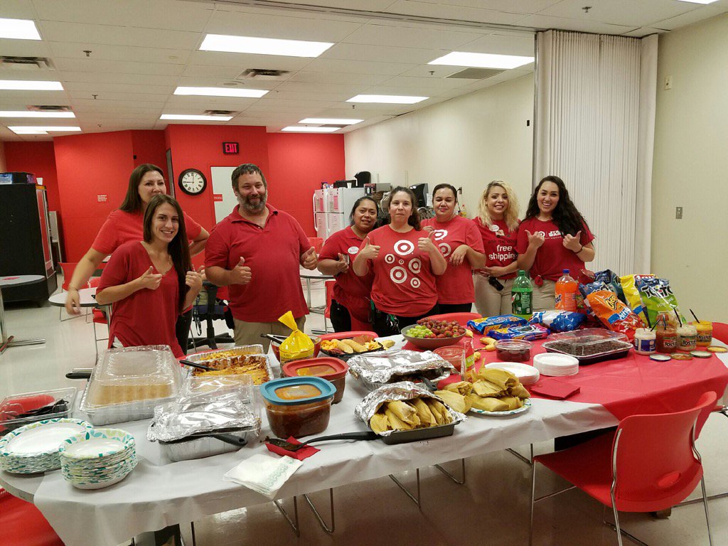#0938Potluck! Sharing is Caring!! #YouMakeTarget <a href="/LaineAmber/">Amber Laine</a> <a href="/stacey_byram/">Stacey Byram</a> <a href="/ginajoosten/">Gina Joosten</a>
