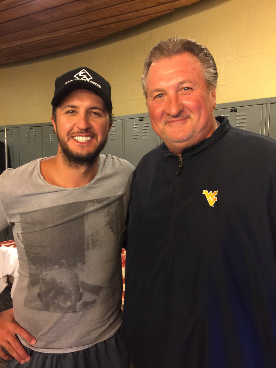 CoachHuggs's tweet photo. Thanks @lukebryanonline for the hospitality, really enjoyed talking the old times in Albany! https://t.co/VEQ4QJyhMz