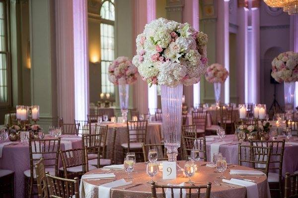 RentMyWedding's tweet photo. Stunning setup with fab #decor & accent #uplighting! π·: #elizabethannedesigns #JustinDeMutiisPhotography https://t.co/39rf2768ax