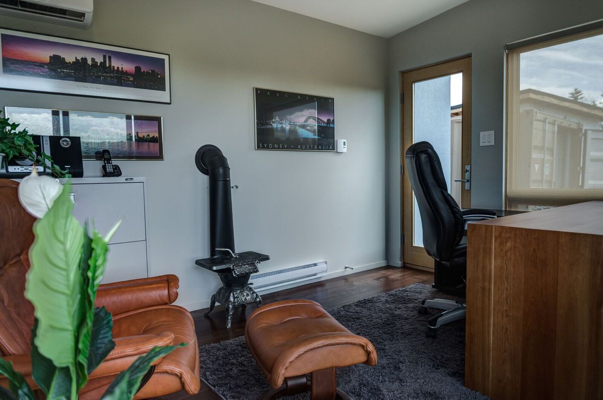 Pockethouse1's tweet photo. Check out the Pocket House Office. We can build to suit your needs and budget. #backyard, #movable, #office https://t.co/azHmj5T3Sm