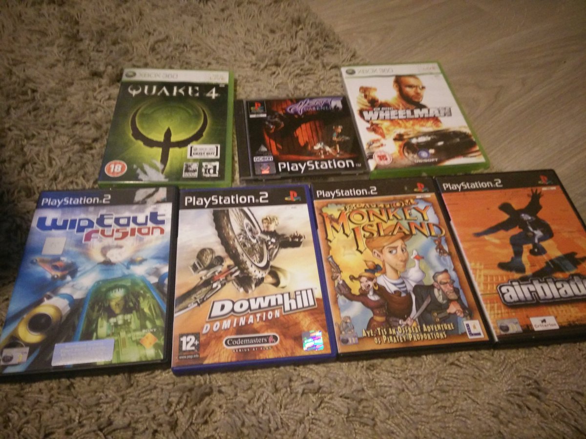 DustyOldCart's tweet photo. Grabbed these beauties during my holiday today :) Keep #retrogaming https://t.co/VVwnn7dyPv