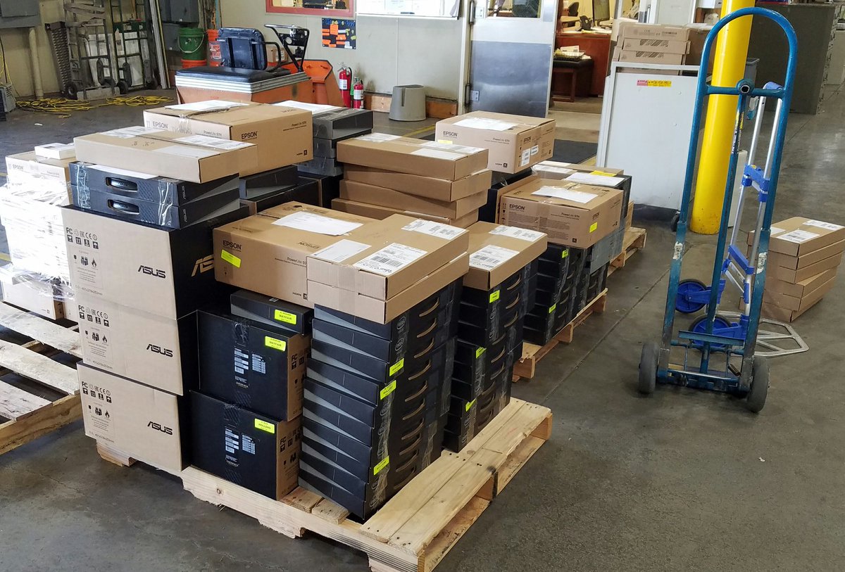 briandvorak's tweet photo. Helping get devices out to schools for start of school Monday #FresnoFirstDay @FresnoEdTech @fresnounified https://t.co/E6riCyctmH