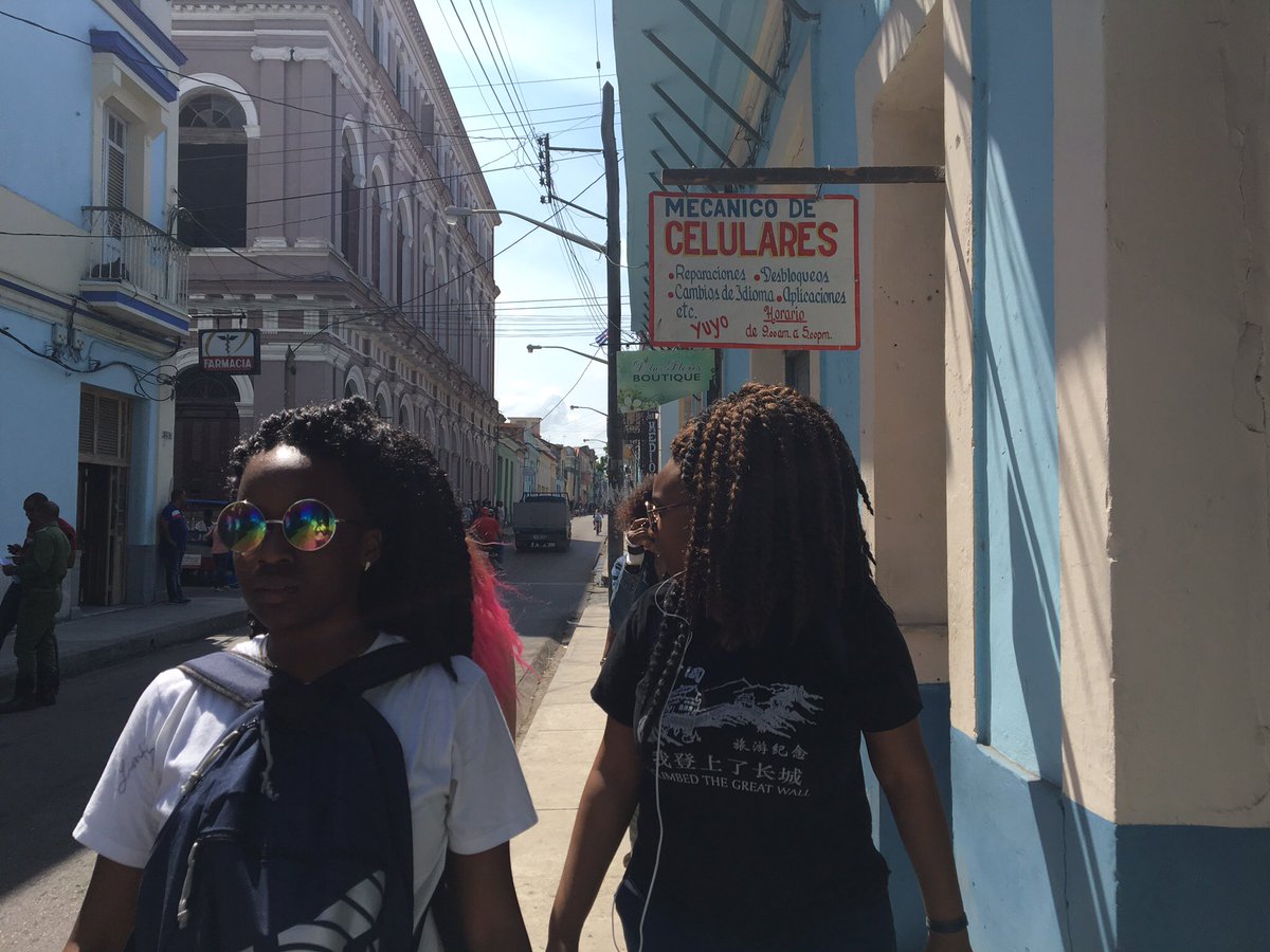 __Faaiiiiittthh's tweet photo. #BeingABlackGirlIsLit #cuba #china #fml313 https://t.co/ChtHx971aP