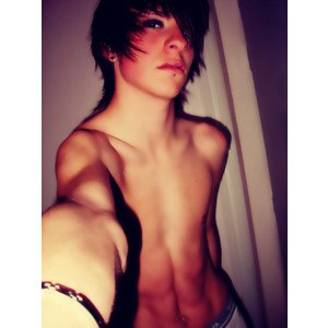 Hi guys I'm new and my name is austin I'm bi ans single