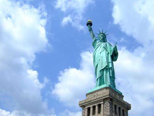 I ' m so exciting to contact to the world! This is my first tweet!✌😄✌