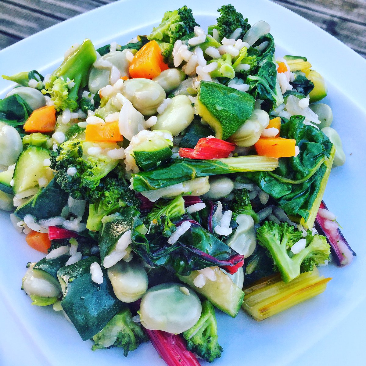 TRFoodie's tweet photo. Summer #vegetarian #risotto packed full of #organic #vegetables #healthyfood #nutrition #foodblog #foodbloggers https://t.co/l7fyY1WXtA
