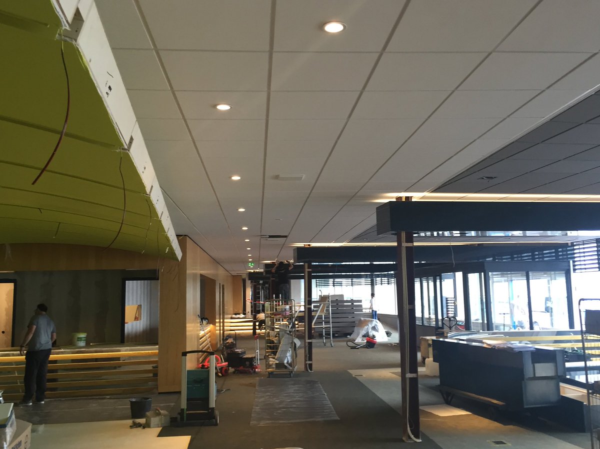 AvantiSysteem's tweet photo. De ingang van Hotel Zuiderduin is ook weer bijna gereed, laatste loodjes @RockfonBNL Gravel/Concrete @APIQuickLock https://t.co/UoZpzob8k8