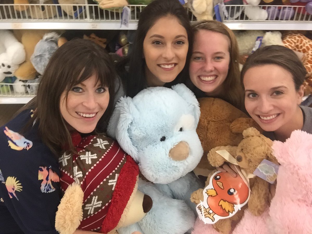 Mrs_SoperEL's tweet photo. We are #teamtorchic. We love giving and receiving warm hugs 😍 #pkego #cutechicks #wegotogether https://t.co/LtggXbdRWX