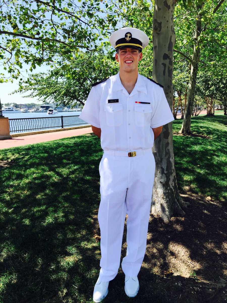 MomOfMidshipmen's tweet photo. MIDN Trevor Ring 🇺🇸So proud of my Plebe! #BoysToMen #USNA Go Navy! ⚓️#ReunitedAndItFeelsSoGood https://t.co/ouuGxlva82