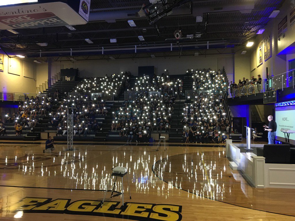 danaglasford's tweet photo. Be the light! HOPE! #lpsconvocation2016 https://t.co/DsMnaT4o7t