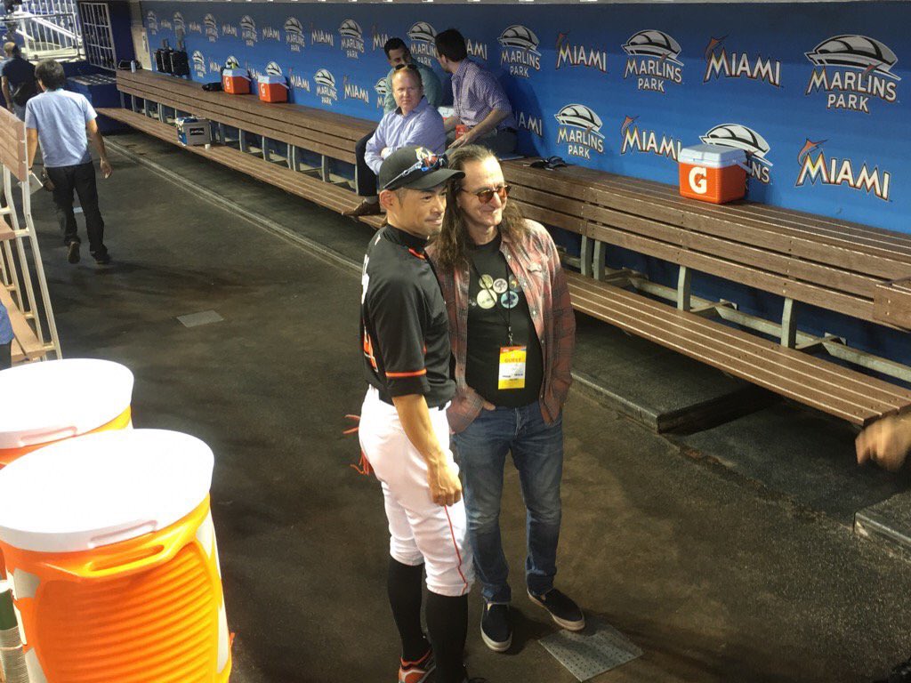 rilesgolfpro's tweet image. Geddy Lee of @rushtheband meeting #Ichiro before the @Marlins game. @rushisaband
