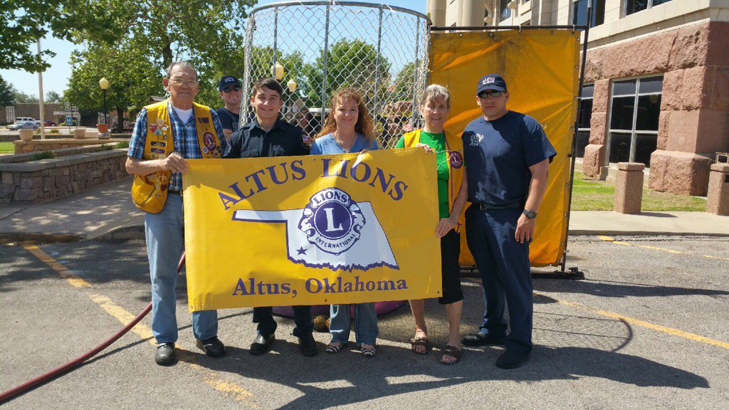 VictoriaCleve12's tweet photo. @LionsAltus #lionsclub https://t.co/jbkrO4dgVE