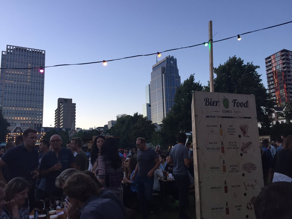 MTJBarendse's tweet photo. Vanavond bierfestival #hop bezocht! Goed eten, mooie mensen en vooral: heerlijk bier! #topavond https://t.co/DhaDEHHi8o