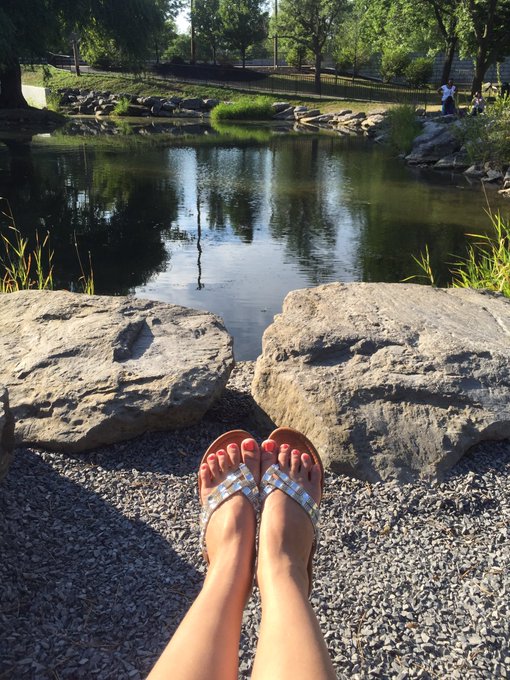 Feet Friday 😬😬😬😬 https://t.co/6sZHQqAcnZ<a href="/tag/insecurities"class="tags"><span>#insecurities</span></a>