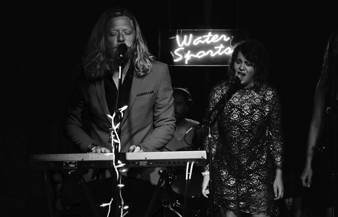 Capertured's tweet photo. @illybeato 7.30.16 @haymarketwhisky #Louisville @karatebody #WaterSports #BillyNelson RECORD RELEASE SHOW https://t.co/FZlXKaSQ3i