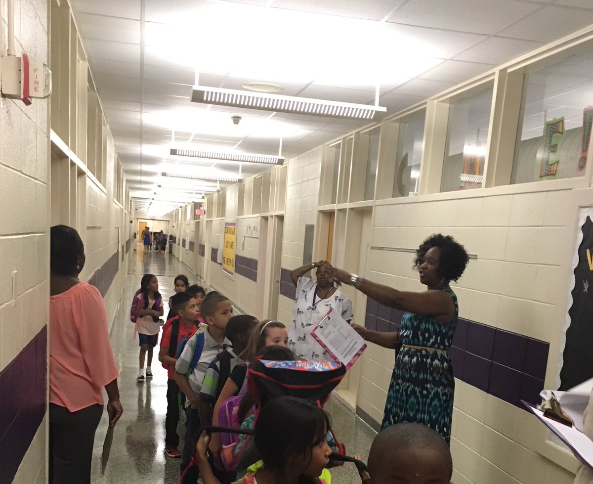 FairviewGCSNC's tweet photo. Fairview #EaglesSOAR!
- @afowler40
#FirstDayOfSchool #GCSYes https://t.co/YHL2sWVBpk