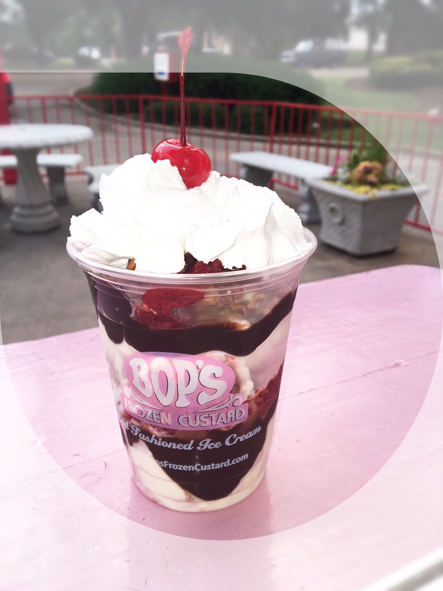 starkvillebops's tweet photo. RETWEET for a chance to WIN a FREE Regular size Strawberry Patch Sundae!!! https://t.co/ybiJbELpvY