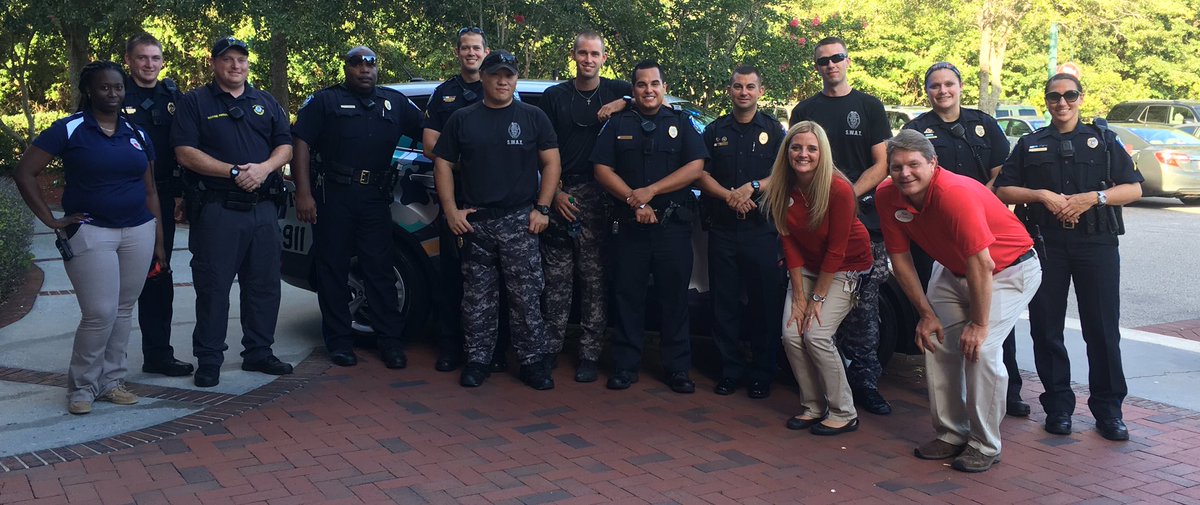 Thank u Target guest 4 filling up the #mtpsc cruiser+ lots of carts of school supplies!! <a href="/keith_mazzoni/">Keith Mazzoni</a> <a href="/TAMoceri/">Thom Moceri</a>