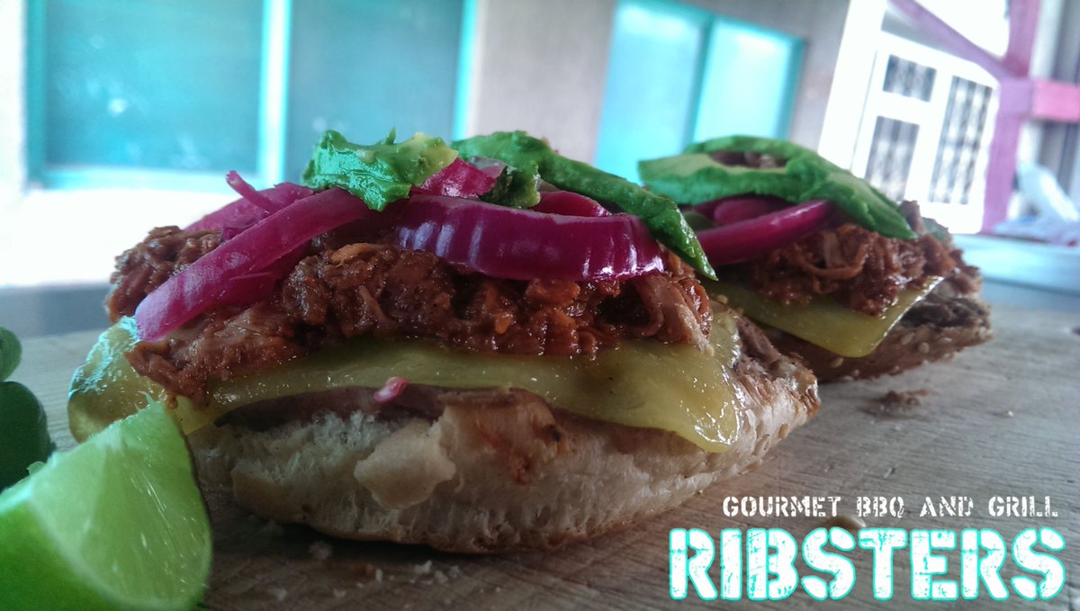 Hoy su #FoodTruck favorito los espera en el punto #Ribsters con está chulada de #FoodPorn a la mexicana.
