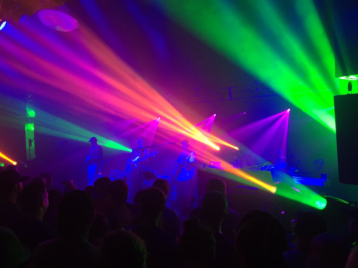 souplax12's tweet photo. Just realized I snagged this unreal picture of @umphreysmcgee last night at higher ground #nofilter #umphs https://t.co/MFL4yrRGca