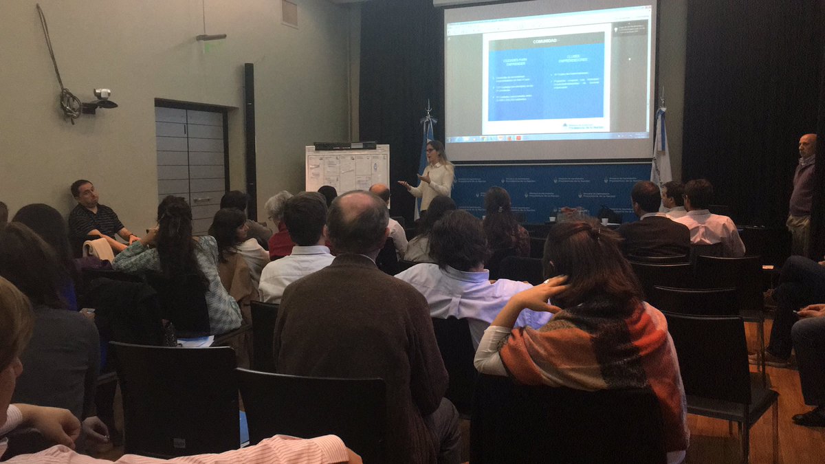 JuanMBarrero's tweet photo. Gracias a todos los que hacen que @PRODUCCION_ARG y @AgroindustriaAR trabajen juntos por los #agroemprendedores https://t.co/jhihZPkU88