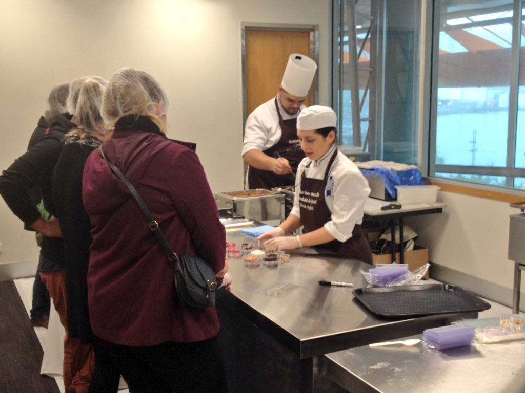 justin_lester's tweet photo. DIY chocolate bars - don't mind if I do... #NZChocFest https://t.co/q1oU5QV3k7
