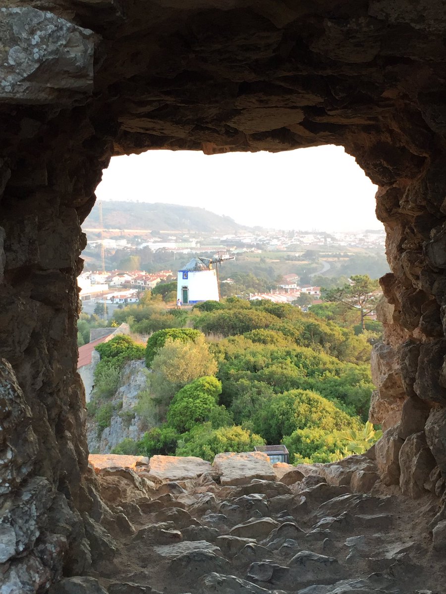 liana_albano's tweet photo. #castle #embracinghistory #portugal https://t.co/vxFW2JquRc
